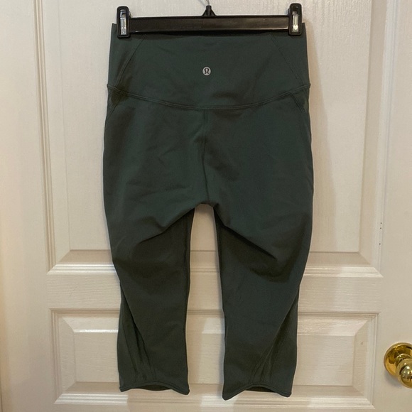 Lululemon cropped leggings - Picture 1 of 2